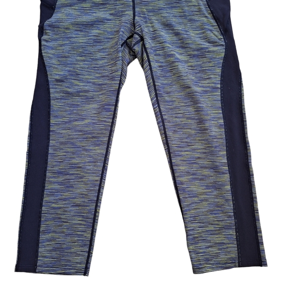 Athleta Prisma Tangram Navy Blue Striped Athletic Athleisure Capri Leggings szM - Picture 3 of 6